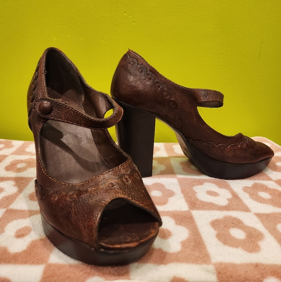 Vintage Leather Heels - Picture 3 of 5